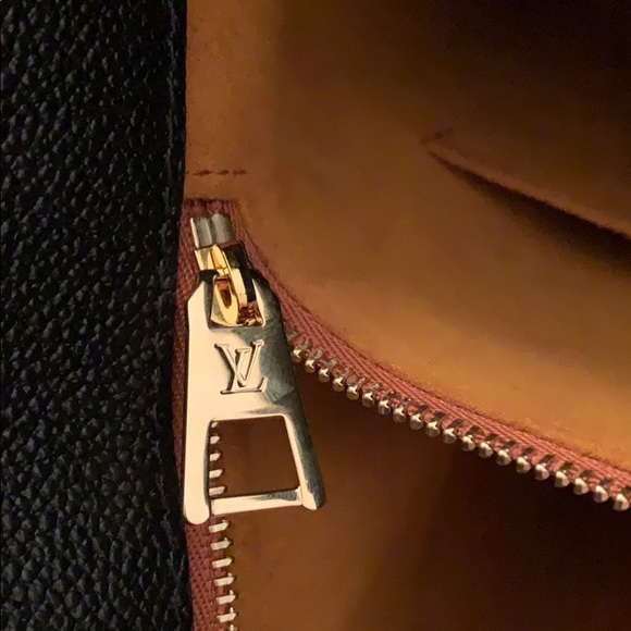 NWT Louis Vuitton Black Leather on the Go Tote - Picture 5 of 8